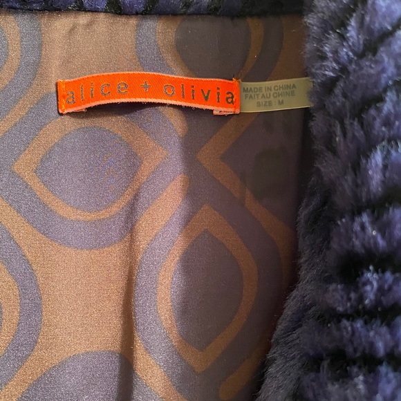Alice & Olivia Faux Fur Jacket -size M - Picture 3 of 5